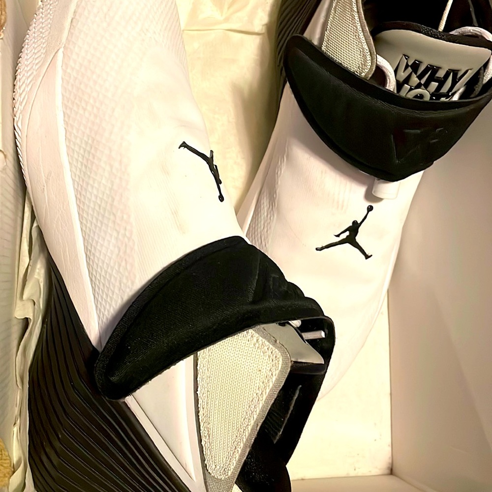 Jordan Why Not,,, white/ Black